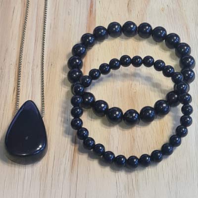 bracelet-et-pendentif shungite Tentez l'expérience d'un bracelet et d'un pendentif Shungite de MissChrisco