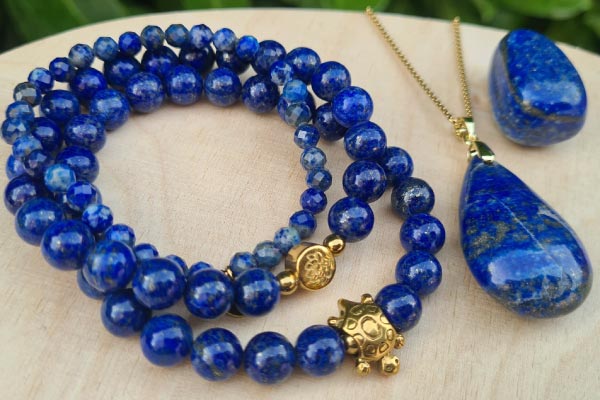 collection-pierres-naturelles-lapis-lazuli Découvrez nos bijoux en pierre naturelles de Lapis-Lazuli